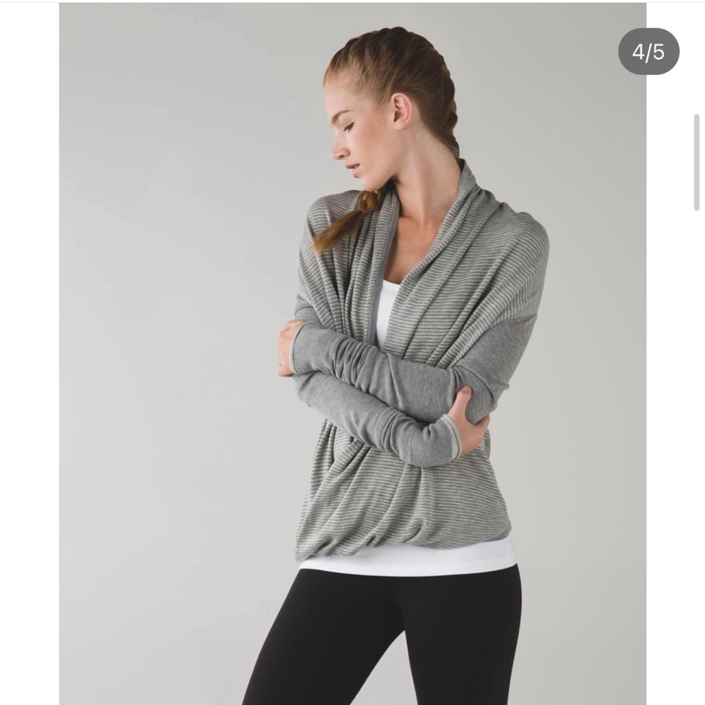 Lululemon sweater‎ Shorts Iconic Wrap 4 Gray striped leggings cardigan shirt